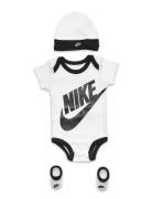 C1-Bodysuit+Hat+Bootie Patterned Nike