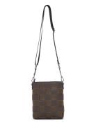 Chip13 Brown Ilse Jacobsen
