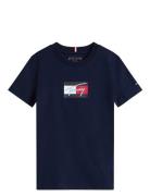 Tommy Script Flag Print Tee Ss Tops T-shirts Short-sleeved Navy Tommy ...