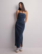 Vero Moda - Sininen - Vmisla Sl Long Slim Slit Dnm Dress