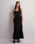 Pieces - Musta - Pcsade Strap Long Dress Noos Bc