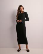 Vero Moda - Musta - Vmlavona Ls Boat Neck Calf Dress Vm