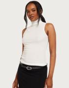 Nelly - Valkoinen - Soft Sleeveless Turtleneck Top