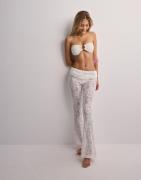 Nelly - Valkoinen - Crochet Pants