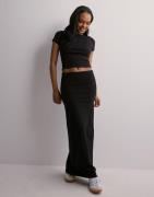 Nelly - Musta - Low Waist Folded Maxi Skirt