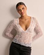 Nelly - Valkoinen - Gorgeous Lace LS Top