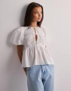 Nelly - Valkoinen - Bow Puff Sleeve Blouse