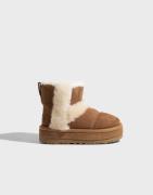 UGG - Ruskea - W Classic Chillapeak