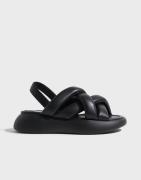 Steve Madden - Musta - Hazzie Sandal