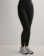 Aim'n - Musta - Ribbed Wool Leggings