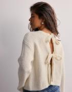 Gina Tricot - Valkoinen - Knitted tie cardigan