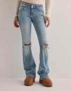 Nelly - Sininen - Low Waist Bootcut Flap Pocket Jeans