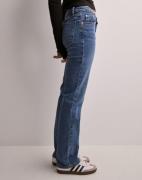 Nelly - Sininen - Low Waist Straight Leg Jeans