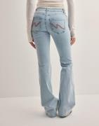 Nelly - Sininen - Low Waist Perfect Bootcut Jeans