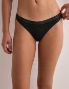 Calvin Klein Underwear - Punainen - Thong 3PK