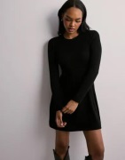 Only - Musta - Onlalma L/S O-Neck Dress Knt Noos