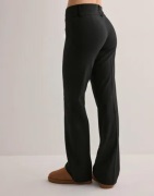 Nelly - Musta - Super Low Waist Flare Suit Pant