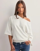 Nelly - Valkoinen - Shoulder Focus Sweat