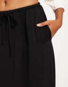 Vero Moda - Musta - Vmfabiana Hw Long Skirt Vma