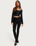 Nelly - Musta - Slim Slit Top
