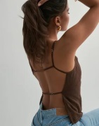 Nelly - Ruskea - Open Back Top