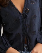Nelly - Sininen - Broidery Anglais Blouse
