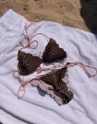 Nelly - Kuviollinen - Frilled Contrast Bikini Top