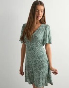 Vero Moda - Vihreä - Vmalba Ss Short Dress Wvn Ga Noos