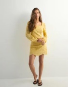 Vero Moda - Keltainen - Vmpanille Ls Cropped Top Wvn