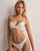 Nelly - Valkoinen - Twisted Push Up Bikini Bra