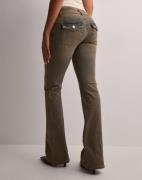 Nelly - Sininen - Low Waist Bootcut Flap Pocket Jeans