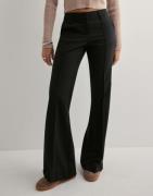 Nelly - Musta - Party Flare Pants