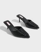 Nelly - Musta - Pointy Lacing Mule