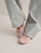 Nelly - Vaaleanpunainen - Effortless Soft Ballerina