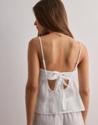 Nelly - Valkoinen - Flowy Bow Top
