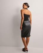 Nelly - Musta - PU Pencil Skirt
