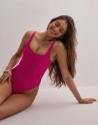 DORINA - Musta - Wavy Swimsuit