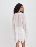 Nelly - Valkoinen - Flowy Shirt Blouse