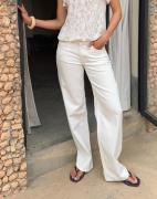 Nelly - Valkoinen - Low Waist Loose Jeans