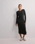 Pieces - Musta - Pckylie Ls O-Neck Midi Dress Noos B