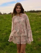 Vero Moda - Kukallinen - Vmstarry Ls Ruffle Mini Dress Exp