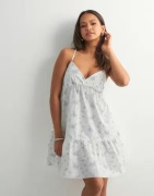 Nelly - Kukallinen - Summer Strap Dress