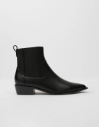 Nelly - Musta - Flat Regular Chelsea Boot