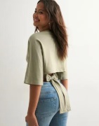 Nelly - Vihreä - Open Back Tie Tee