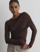 Nelly - Ruskea - Soft Drape LS Top
