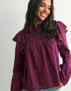 Vero Moda - Punainen - Vmtrine Ls Lace Top Wvn Noos