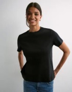 Vero Moda - Musta - Vmnaima Ss O-Neck T-Shirt Vma Noos