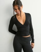 Nelly - Musta - Tie Wrap Soft Top