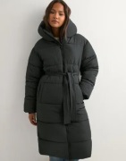 Nelly - Musta - Long Puffer Coat