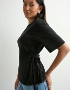 Nelly - Musta - Tie Waist Tee